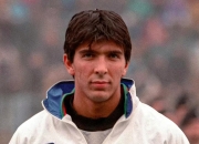 LOL决赛-包含阿根廷传奇守门员坦言职业生涯退役在即的词条