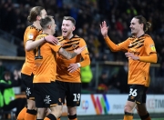 LOL决赛-切尔西前锋吉鲁梅开二度，助球队客场大胜赫尔城