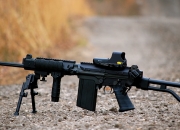 英雄联盟总决赛-冰火之歌，当本泽马戴上冰球手套，在终场哨前点燃加拿大