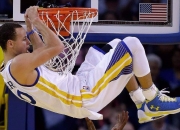 LOL赛事-在引擎的轰鸣中找到自我，F1街道赛之夜，班凯罗的完美救赎