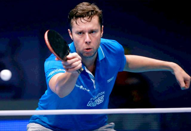 中东名将实力夺冠，成就辉煌传奇