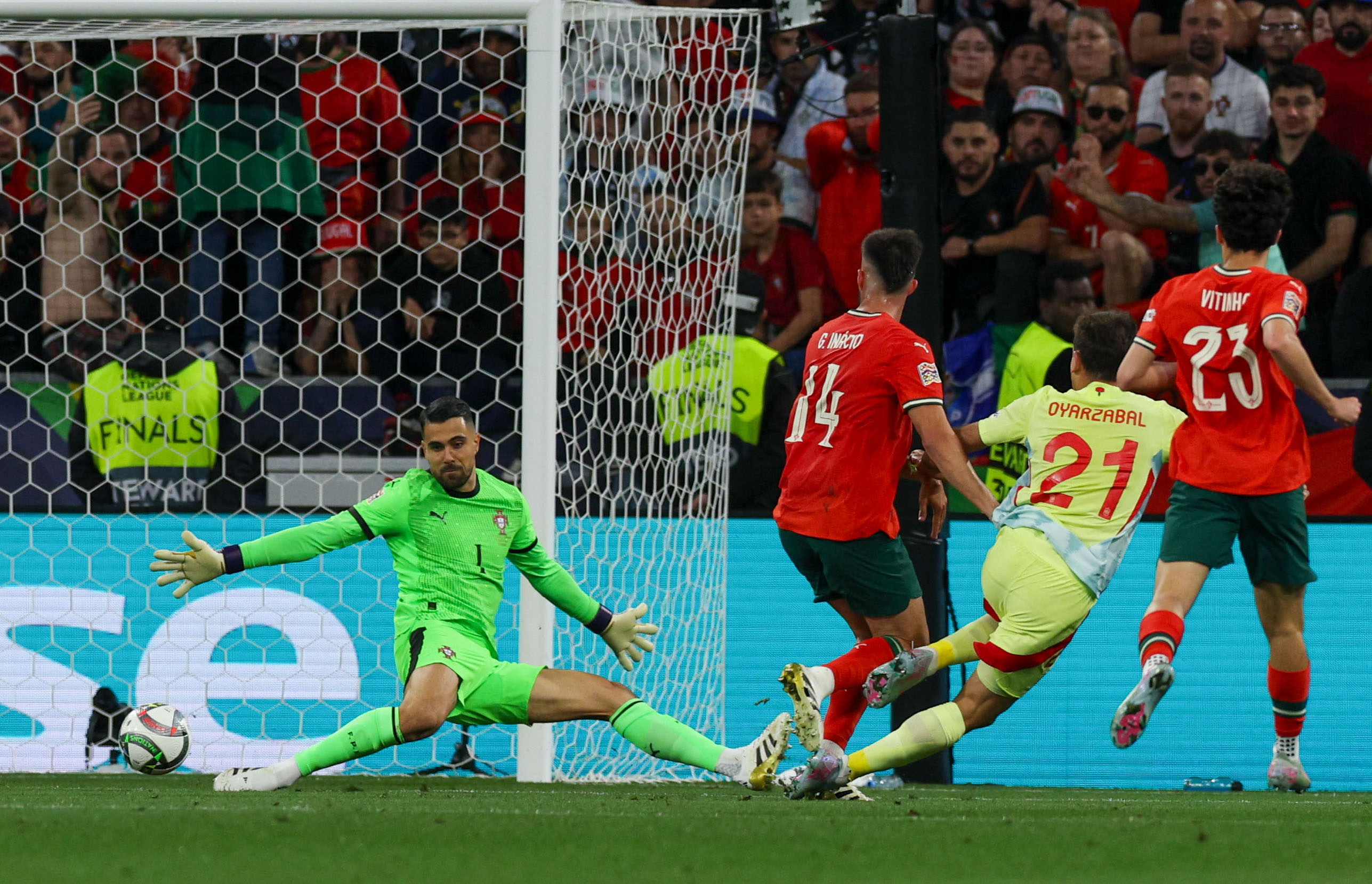 葡萄牙队在欧预赛场上以最佳表现夺得胜利的简单介绍