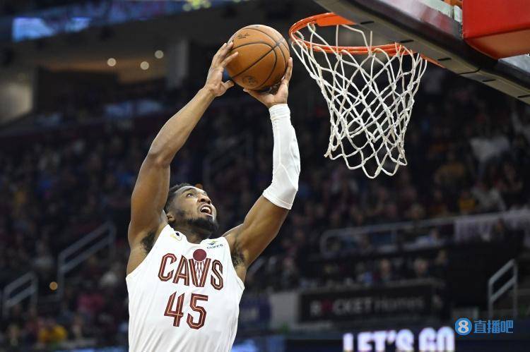 湖人力克北京队，米切尔刷新纪录的简单介绍