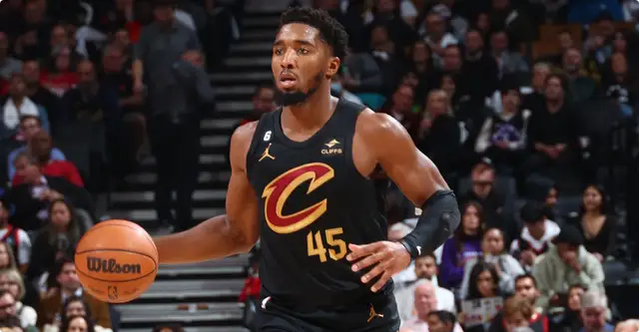 湖人力克北京队，米切尔刷新纪录的简单介绍