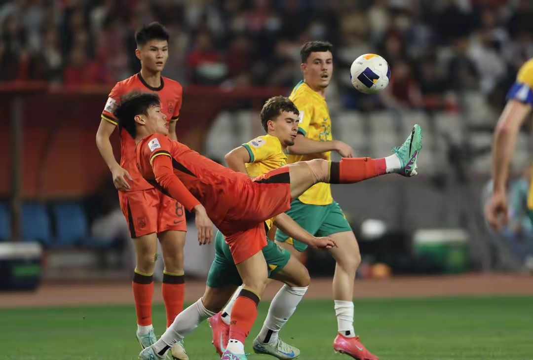 激烈对抗随时上演，球队备战迎接挑战