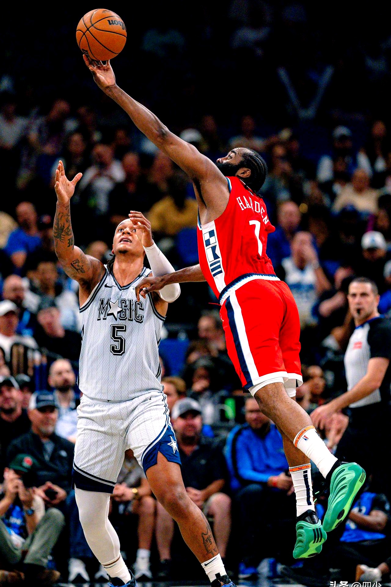 快船力克鹈鹕，周琦扛起全队