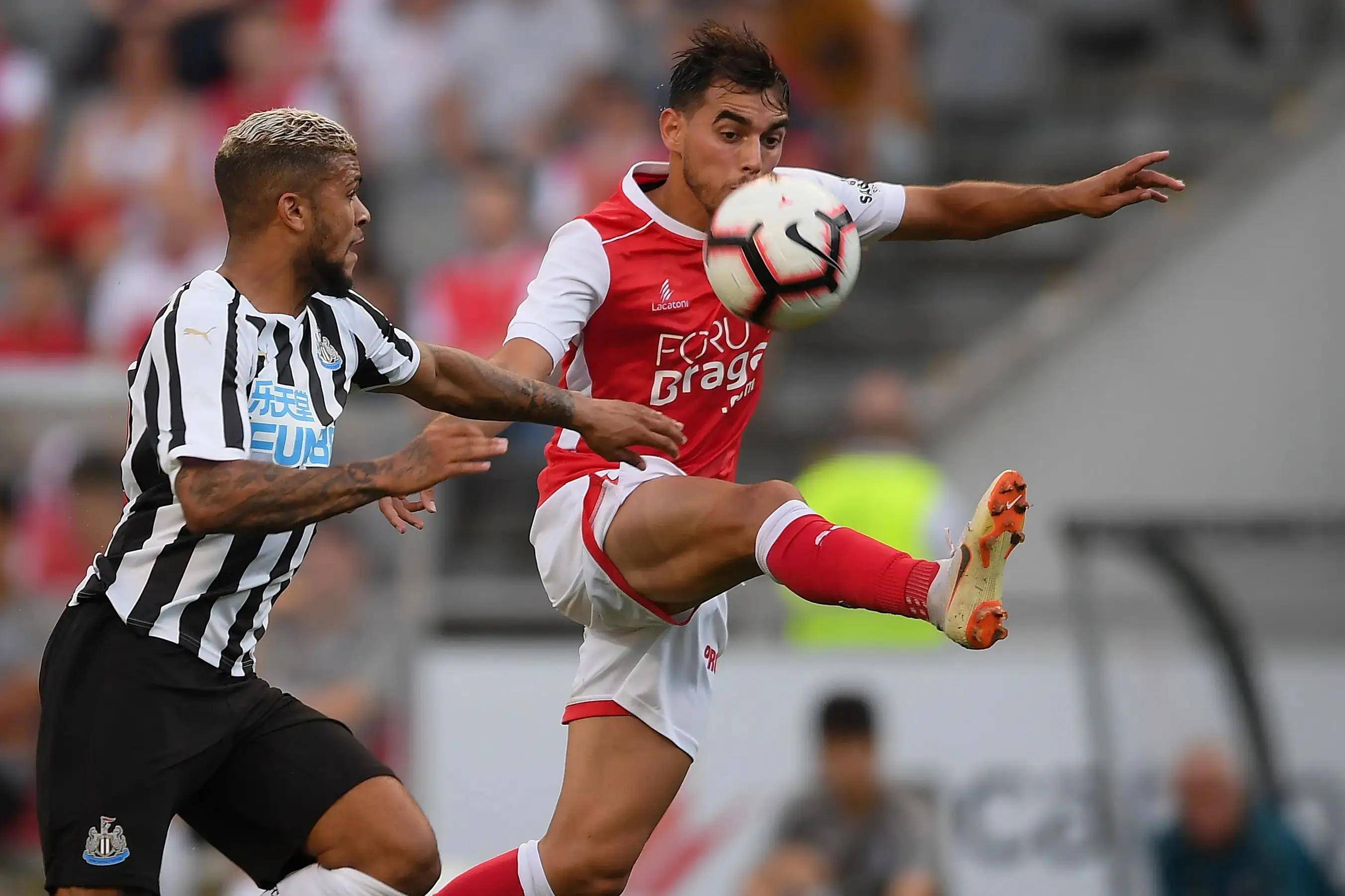 球队实力派球员奋力拼搏，全力以赴