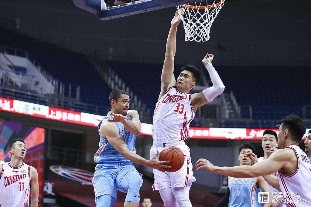 青岛队险胜新疆队，克莱状态火热