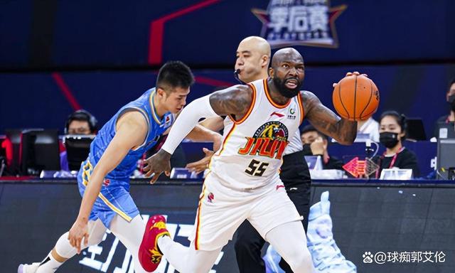 辽宁队逆转广州队，戈贝尔扛起全队