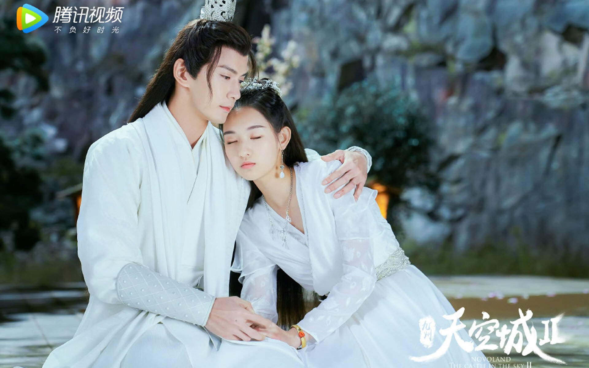 双重速度的交汇，F1引擎的狂啸与活塞的轰鸣