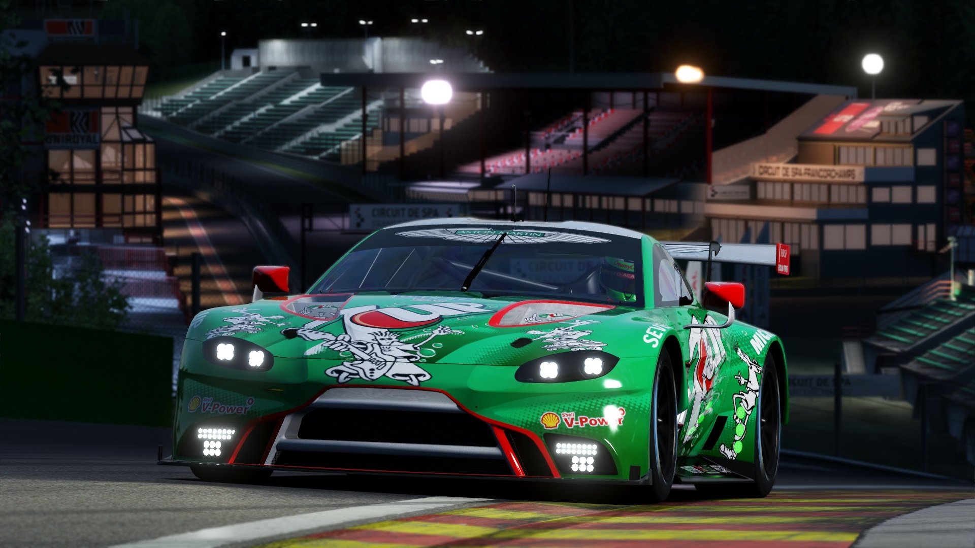 当足球场变成庇护所,拉亚的双手与乌克兰的防线