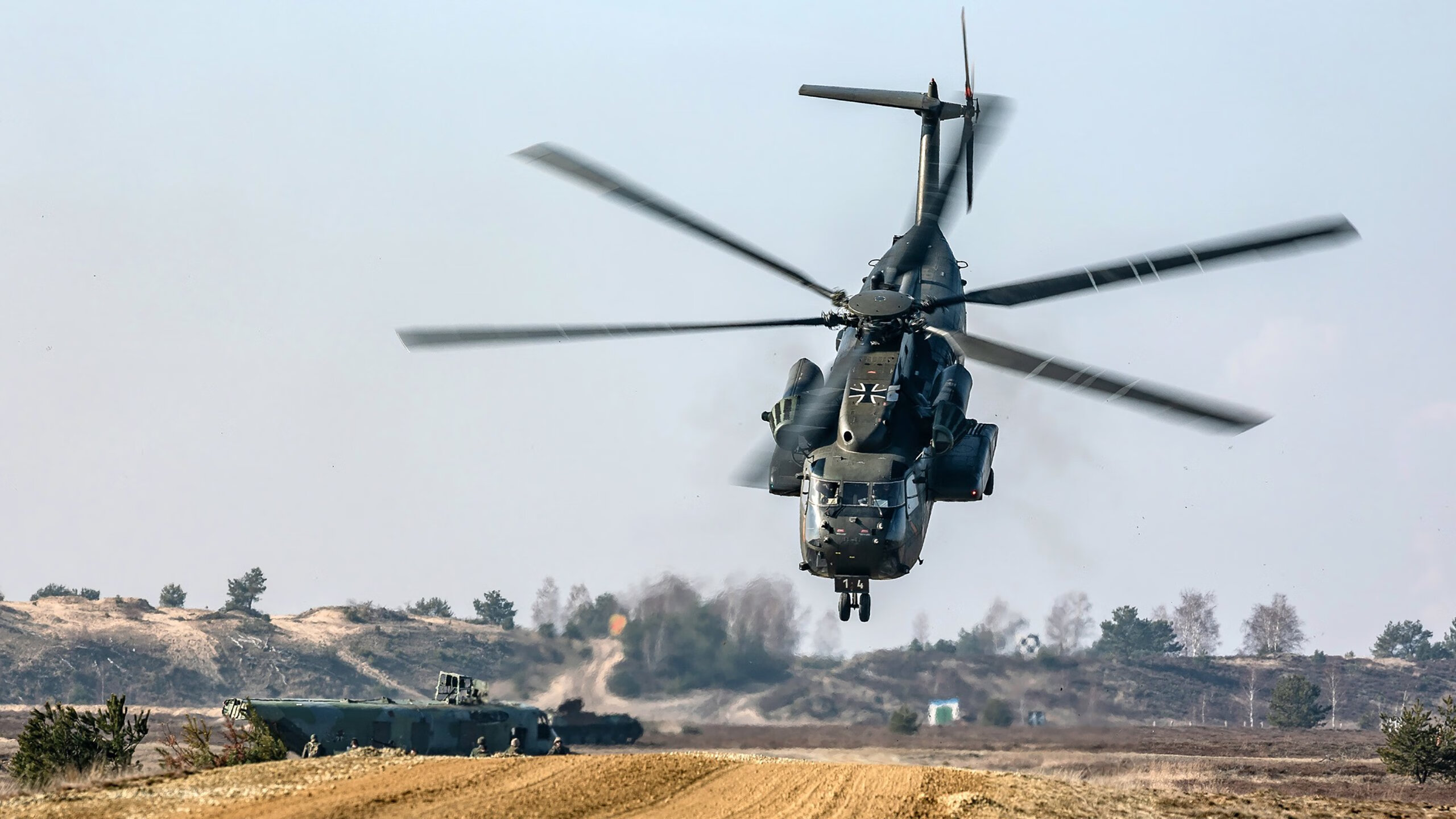 战车轰鸣,德甲内战焦灼,外战碾压如风